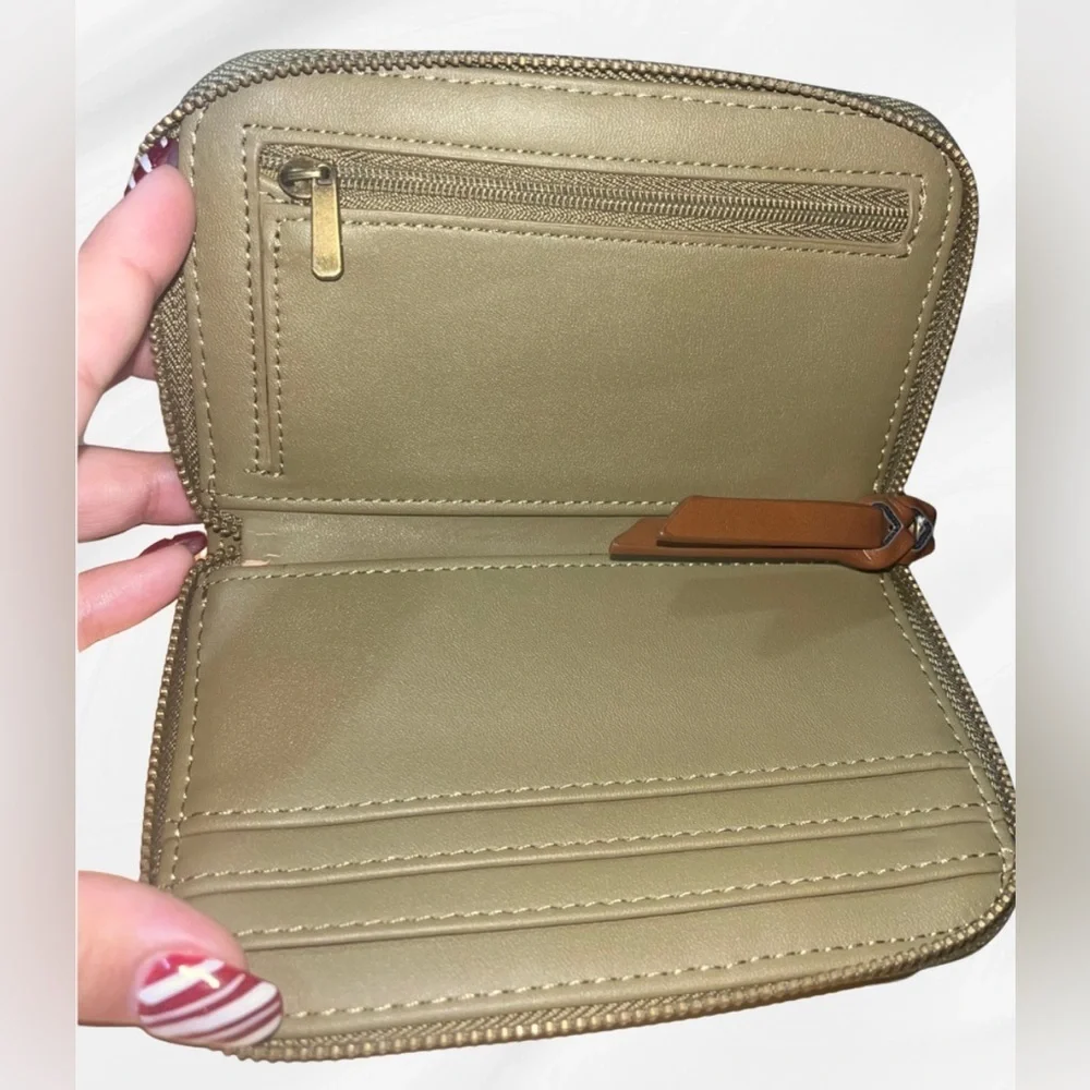 NWOT! Universal Thread Olive Green Zip-Around Wallet - Picture 8 of 8